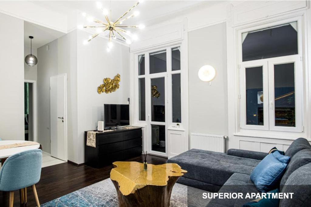 Bpr Agathe Elegant Suite With Parliament View Budapest Bagian luar foto